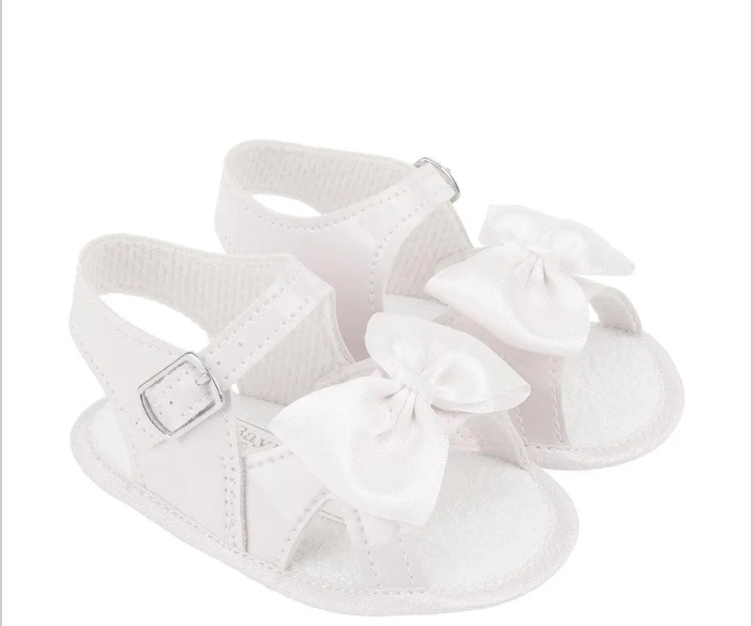 Baby Girls Bay Pod White Soft Sole Sandals With Satin Bow
