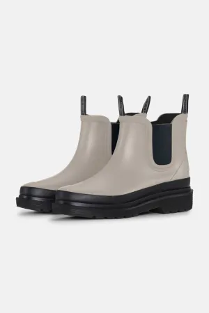 chelsea rain boot- atmosphere