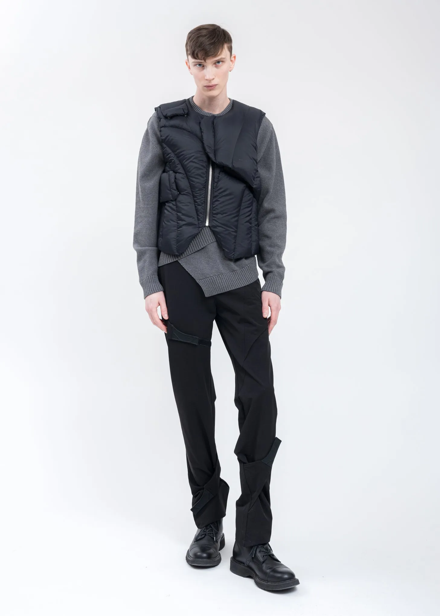 Grey Layered Knit With INTARSIA HE Logo