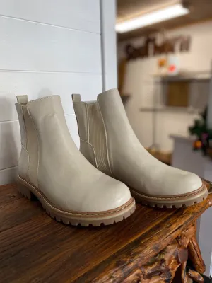 Howl Ivory Boot