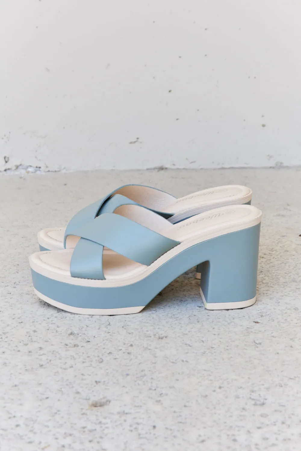Vegan Leather Contrast Platform Sandals in Light Blue