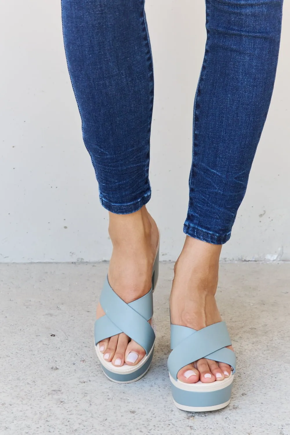 Vegan Leather Contrast Platform Sandals in Light Blue