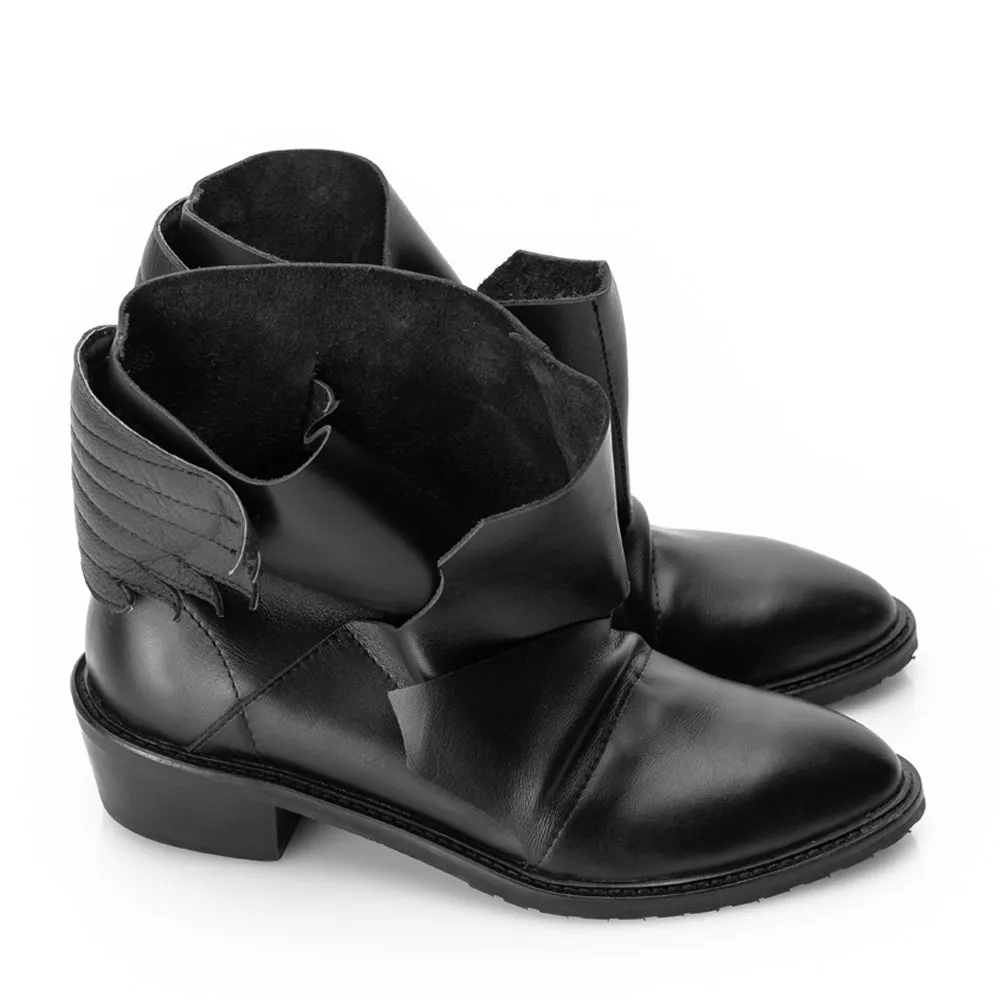 Wing Hug black pointed booties