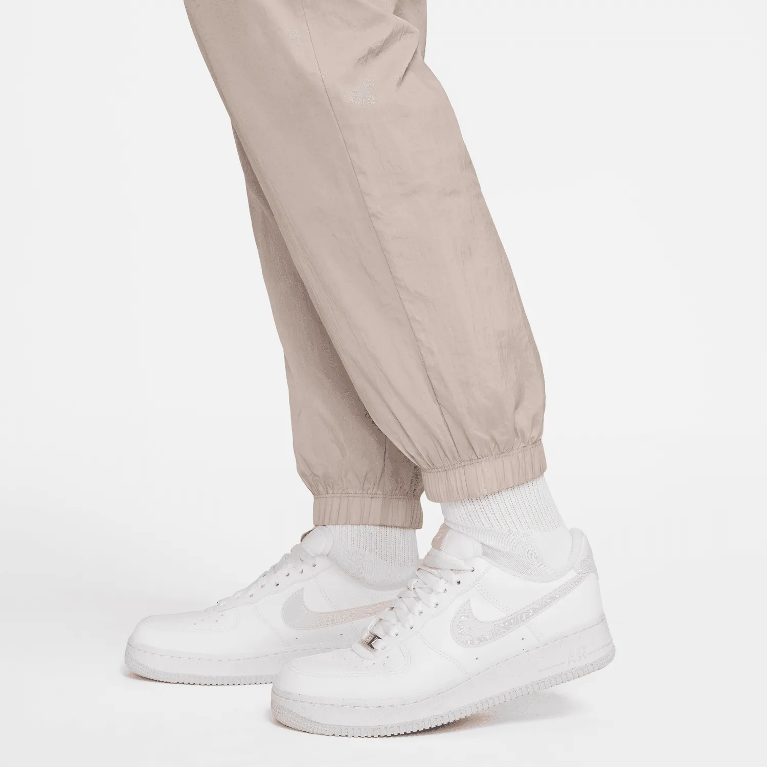 WOMEN'S NIKE SPORTSWEAR ESSENTIALS "MID RISE PANTS"